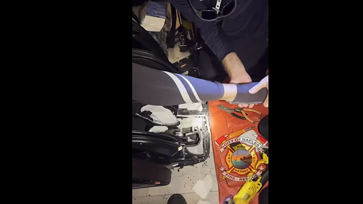 עיסוי שהסתבך: כבאים חילצו אישה שרגלה נתקעה בכיסא מסאז' | רשת 13