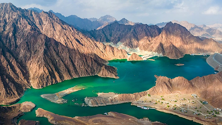 Hatta,dam,lake,in,mountains,enclave,region,of,dubai,,united