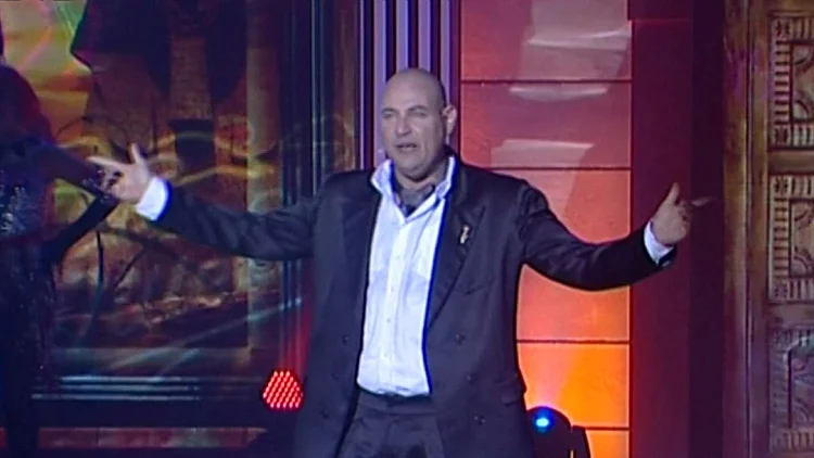 "יש לזה מחיר": הקומיקאים שבוחרים לצאת מהארון הפוליטי