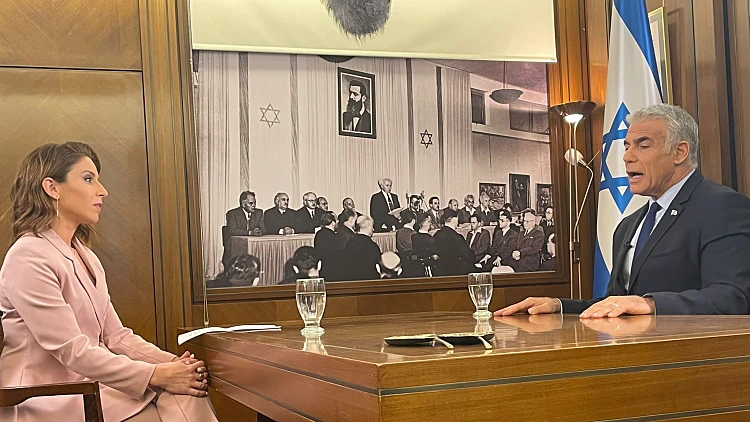 לפיד: "מי שרוצה לדעת מה עשיתי בצבא - שיילך לארכיון במחנה"