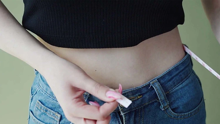 מחסלת שומנים אבל במחלוקת: הדיאטה שכובשת את הוליווד