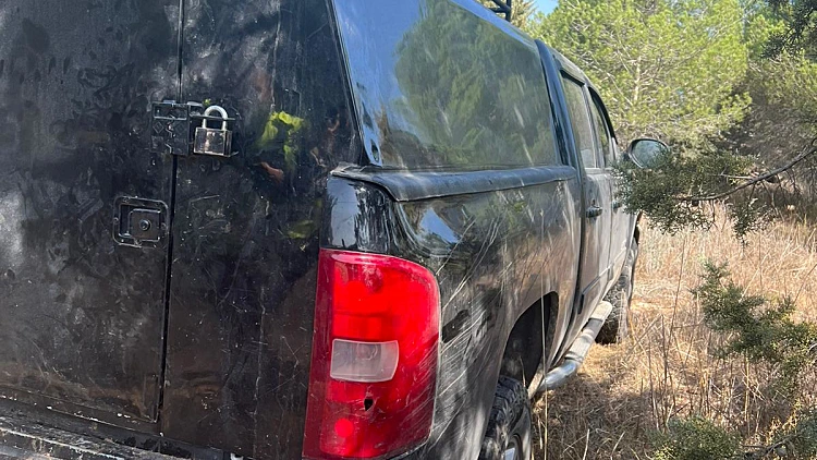 הרכב שנמצא נטוש בשדה