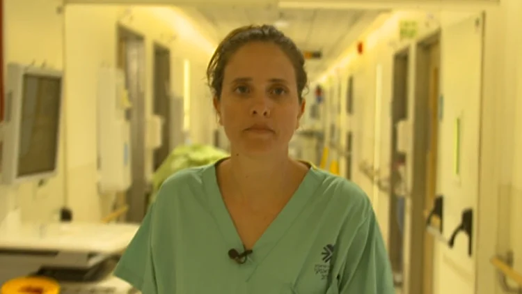 האנשים שעוזבים הכול - ועוברים למקצוע הסיעוד: "זמן לשינוי"