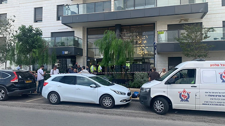 החשד לרצח בהרצליה: "אין לנו מושג מה גרם לזה, אנחנו המומים"