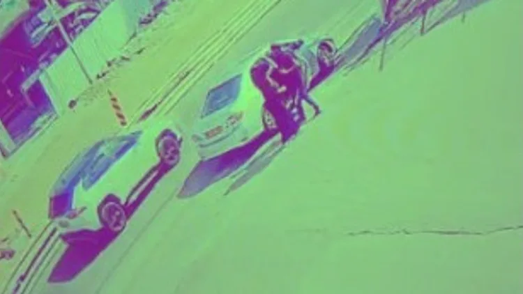 לאור יום מול עוברי אורח: תיעוד ניסיון חטיפת הצעירה בטבריה | צפו