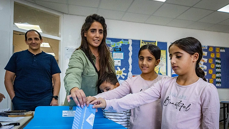 שכנועים אחרונים: היממה המכריעה של בחירות 2022