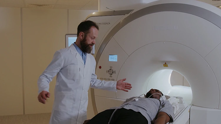 מדוע שירותי הבריאות בישראל יקרים - ואיך המצב מעבר לים?