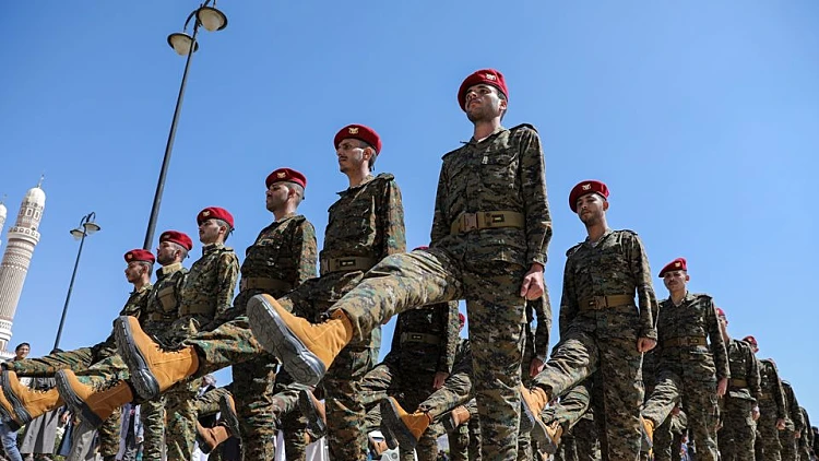 השלוחה האיראנית מדרום: האם בישראל צריכים לחשוש מהחות'ים בתימן?