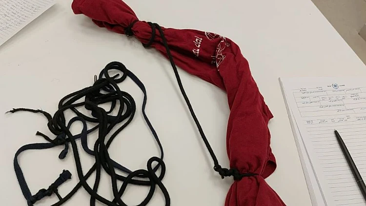 החבלים ששימשו על-פי החשד את הנערות