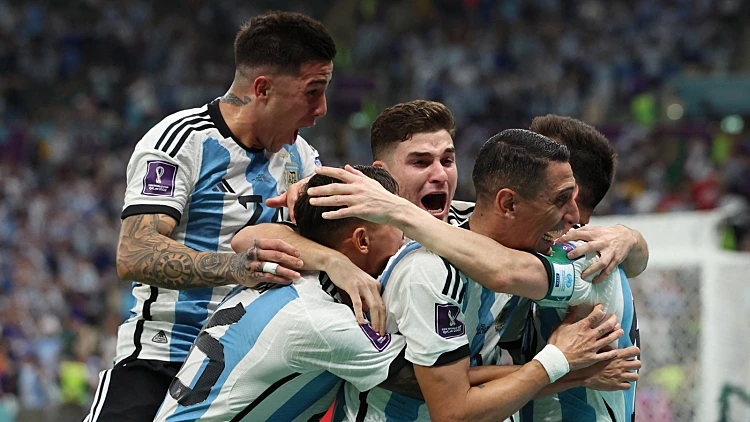 נשארו בחיים: מסי כבש, ארגנטינה ניצחה 0:2 את מקסיקו