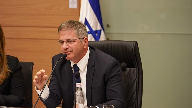 בזמן שהמורים נלחמים על שכרם - לאן נעלם שר החינוך?