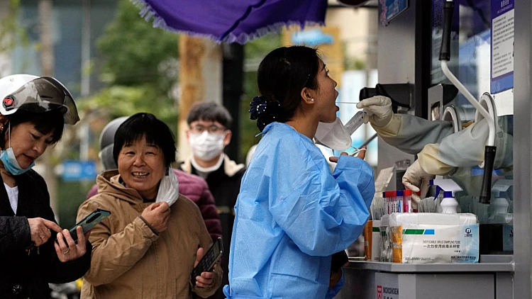 בדיקות קורונה בסין
