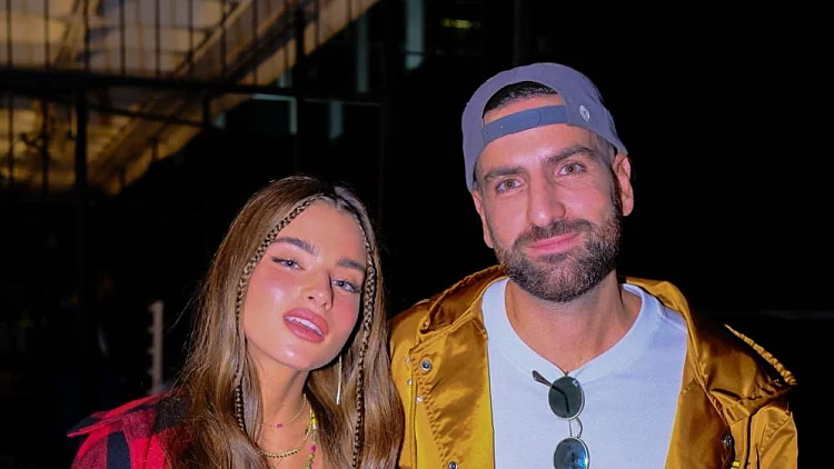 איזי, נועה קירל