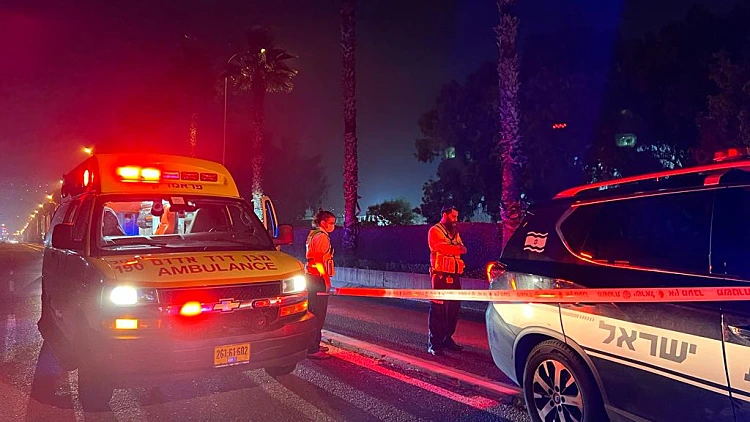 אמבולנס מד"א וניידת משטרה. ארכיון