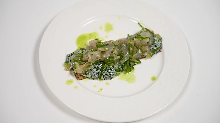 טרטר מוסר על קרקר כוסמין: המתכון של זהר ששון במשימת הקרקרים