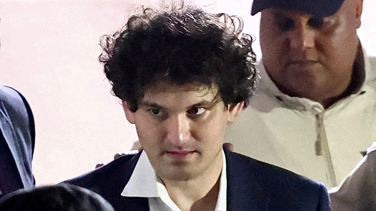 סם בנקמן-פריד. הסכים להסגרתו לארה"ב