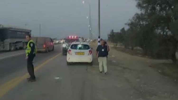 נהג רכב פגע בשוטרת בנגב ופצע אותה בינוני - 2 חשודים נעצרו