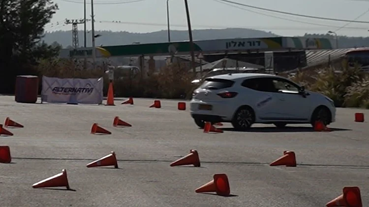 נהיגה בהשפעה: איך מתפקדים נהגים שעישנו קנאביס?