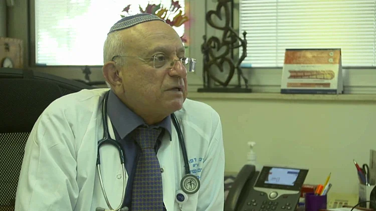 "תמיד חלמתי להיות על הבמה": הקרדיולוג שמעלה מופע סטנדאפ