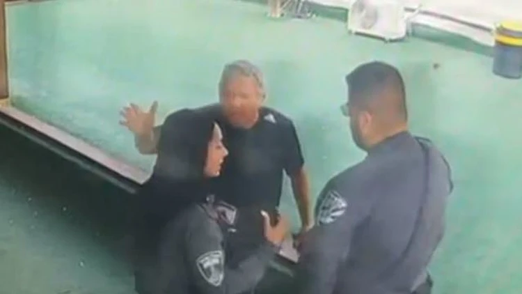 "למה שיעצרו אותי?": מפקד המחוז, האח והמעצר המקוצר
