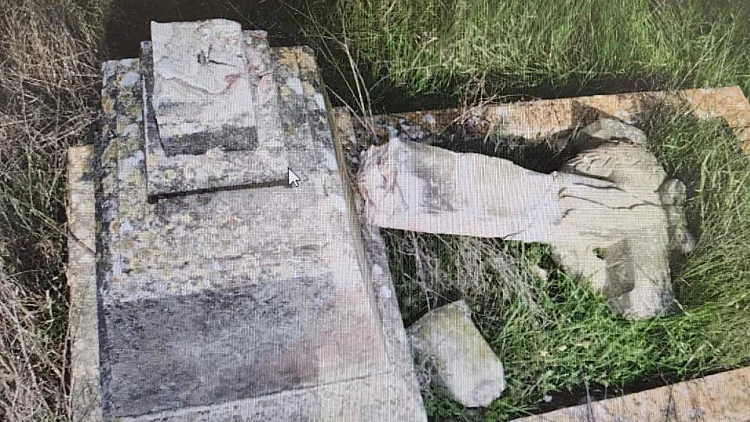 השחתת בית העלמין הנוצרי בירושלים: שני חשודים נעצרו