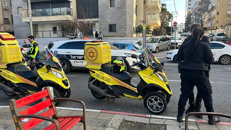 בן 40 נדקר בקטטה בבת ים, מצבו קשה