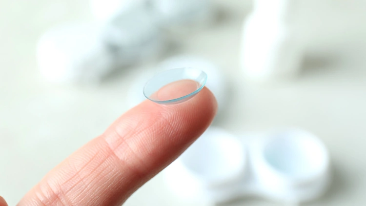 עדשות מגע יומית