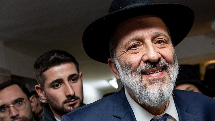 נופל וקם: הקשר הסבוך בין דרעי ומערכת המשפט