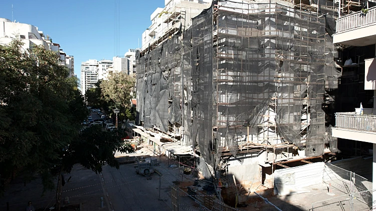 אדמה קרסה בהוד השרון, 3 מבנים פונו: "התריעו כבר לפני חודש"