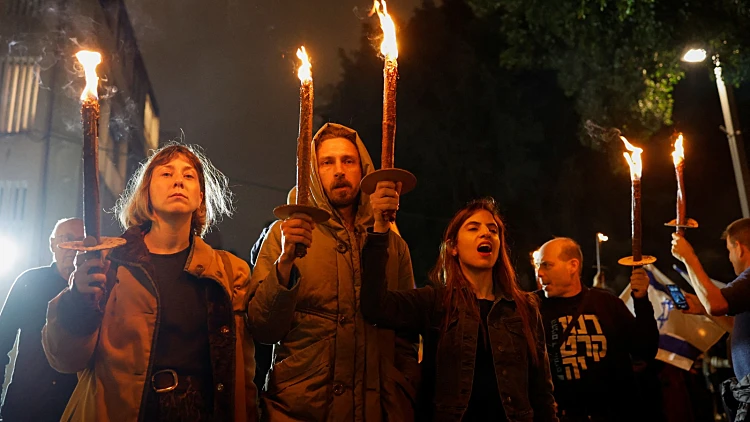 חסימות כבישים ותהלוכה בת"א: לקראת ההפגנות הערב נגד הממשלה