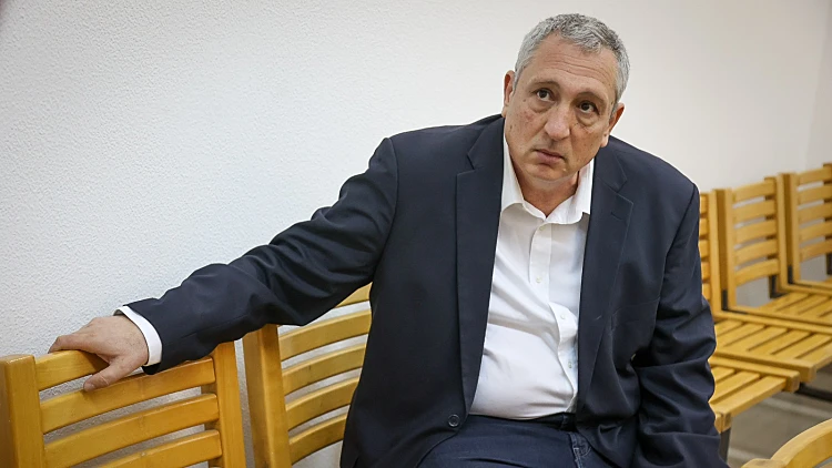ניר חפץ: "לשרה יש מעורבות במינויי הסביבה הקרובה של ביבי"