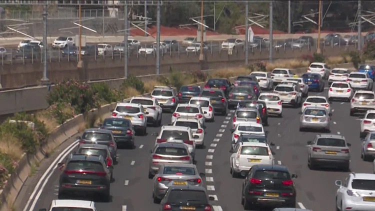 משעות הצהריים - עומסים בכל רחבי הארץ: תחזית הפקקים לערב החג