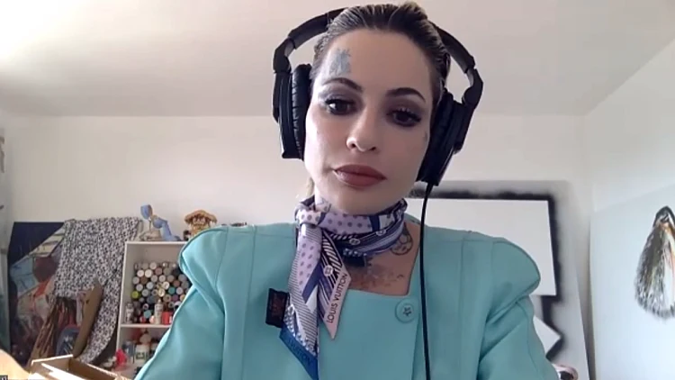 החשפנית שיוצאת נגד סגירת שני מועדוני חשפנות בתל אביב