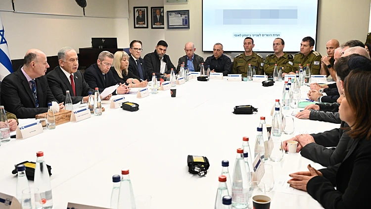 איטום בית המחבל וזירוז הליך מתן נשק לאזרחים: החלטות הקבינט