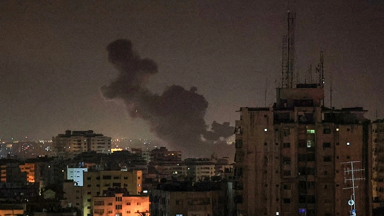 אש בצפון, תקיפות בעזה; חמאס מאיים: "בלי סיוע - המו"מ יוקפא"