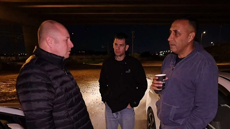 "מי ישמור על הבנות שלנו?": המשמר האזרחי של גדרה