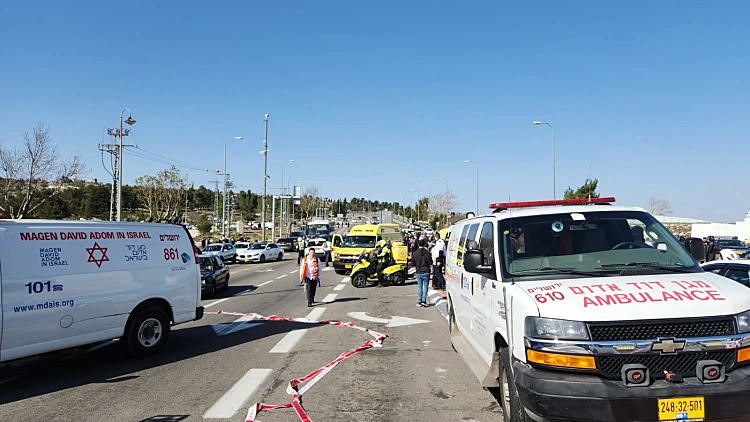 זירת הפיגוע בשכונת רמות בירושלים
