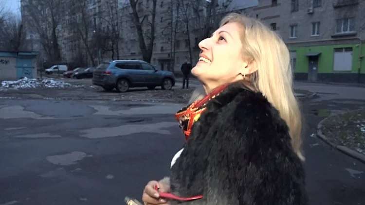 שנה למלחמה: לנה חזרה לחרסון לחפש את הוריה - ומצאה עיר הרוסה