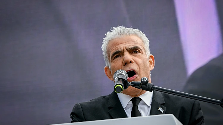 לפיד פנה אל חברי הליכוד: "אתם יכולים לעצור את האסון הזה"