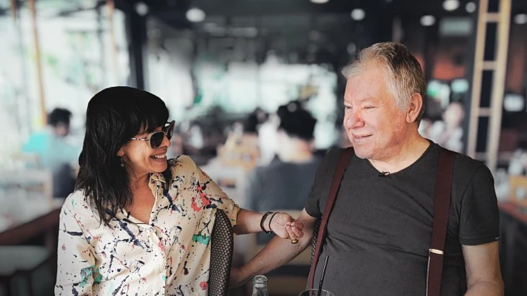 גלי עטרי בשיר חדש שהולחן ע"י יצחק קלפטר לפני מותו