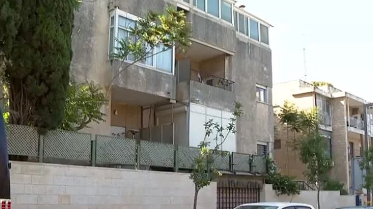 עקיפת שומרת הסף: דרישות הזוג נתניהו יועברו למנכ"ל המשרד