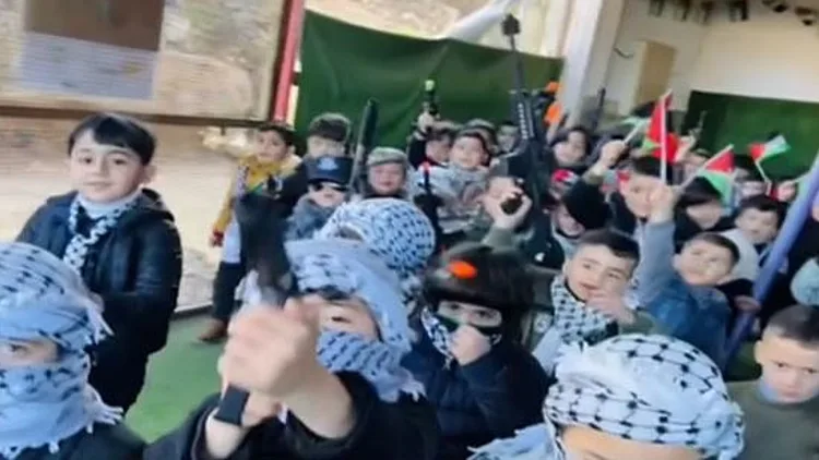 שיעור בהסתה: המדריך המלא של חמאס ליציאה לפיגועים