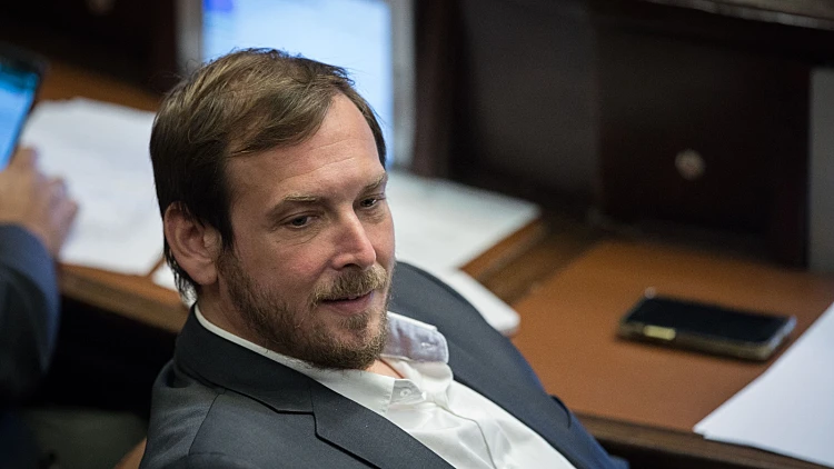 ברקע המתיחות מול ארה"ב: ניסיון להזזת הקונסול בניו יורק אסף זמיר