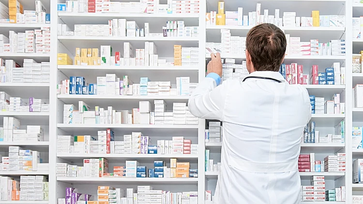 הממשלה צפויה לאשר: "עוזרי רוקח" יוכלו לעבוד ללא הכשרה