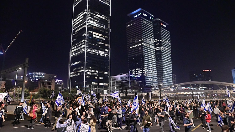 כרבע מיליון הפגינו: עימותים ועצורים באיילון, מכת"זית הופעלה