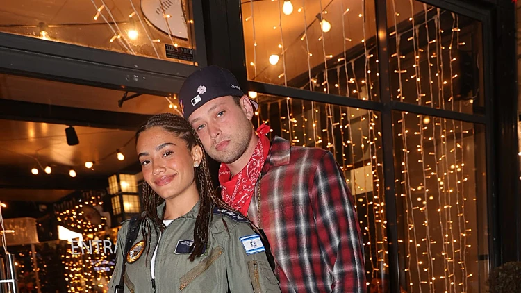 און רפאלי, שחר חיון