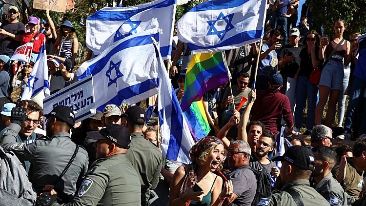 גל ההפגנות ברחבי הארץ: איילון נחסם לכמה שעות, 22 נעצרו