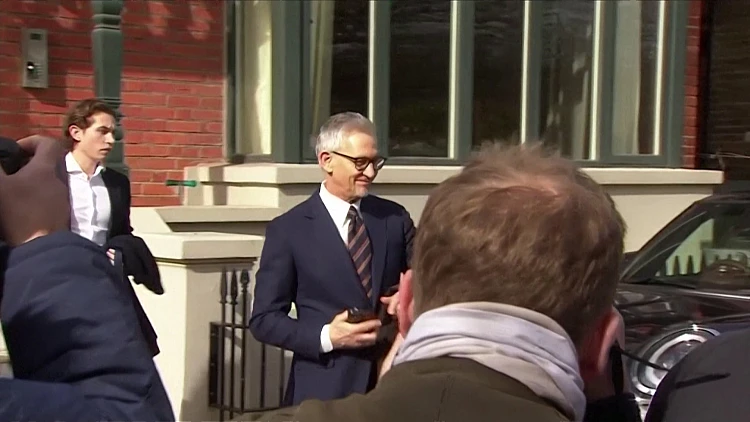 השווה בין שרים לנאצים: הסתבכות כוכב הכדורגל הבריטי