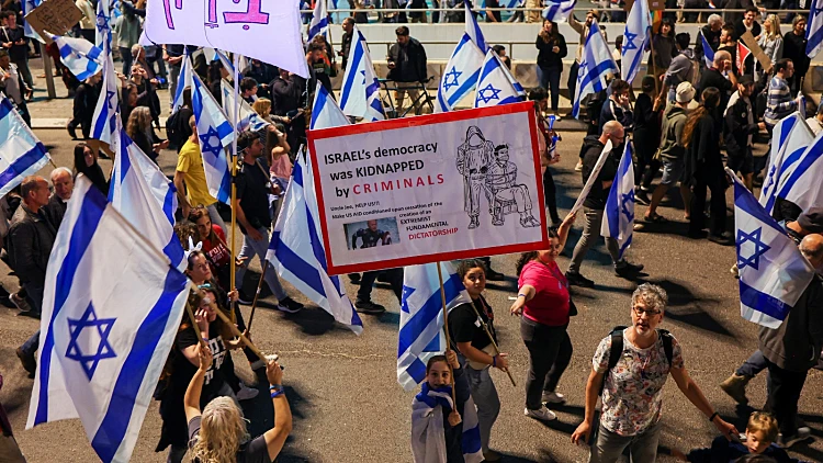 סקר חדשות 13: רוב הציבור תומך בעצירת החקיקה