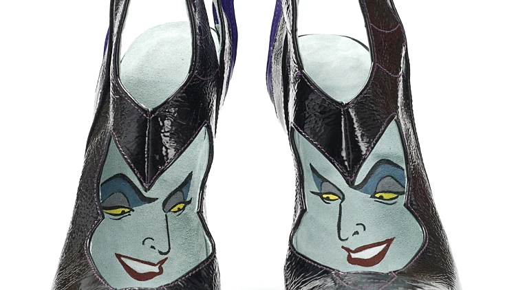 תערוכת נשים ונעליים